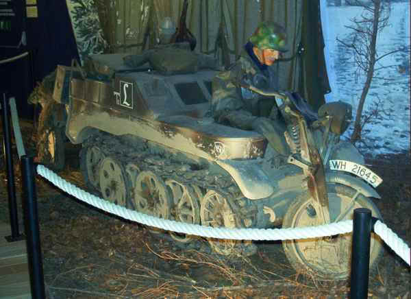 kettenkradbastogne.jpg (34721 octets)