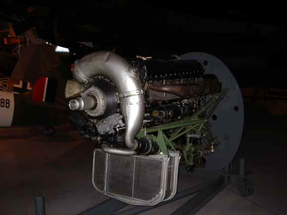 lancmoteur.jpg (57989 octets)