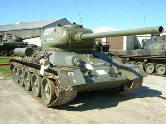 t34hatten1.jpg (31755 octets)