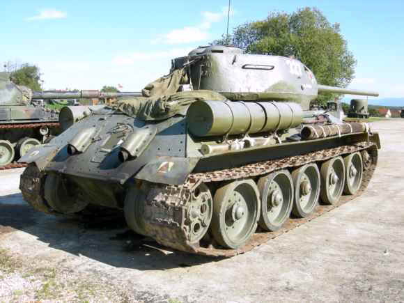 t34hatten3.jpg (36326 octets)